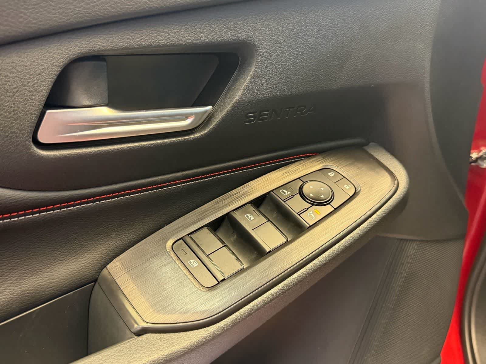 New 2027 Nissan Sentra SR w/ Floor Mat Package FWD image 10