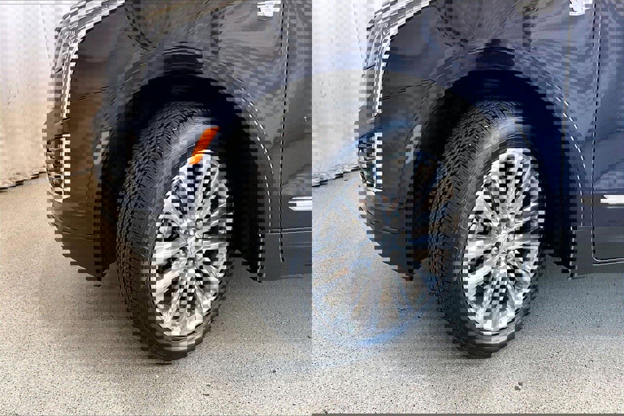 Used 2017 Cadillac XT5 Platinum image 20