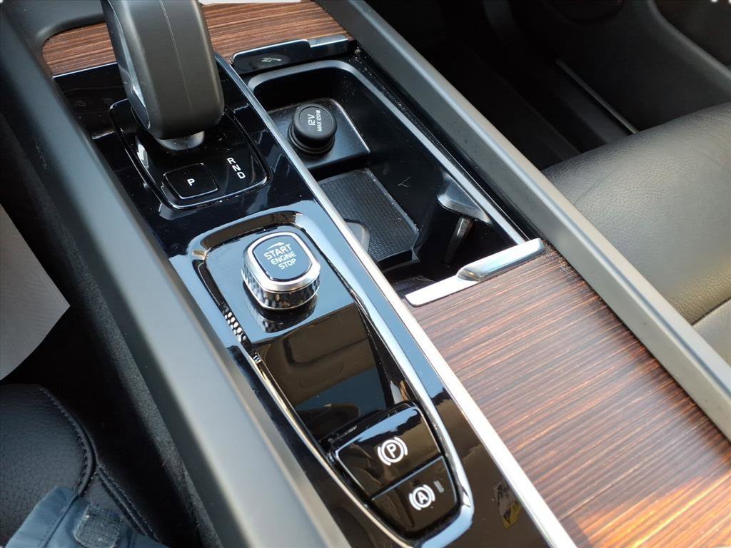 Used 2023 Volvo XC60 B5 Plus w/ Climate Package image 18