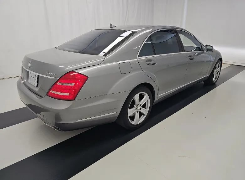 Used 2012 Mercedes-Benz S 550 4MATIC image 2