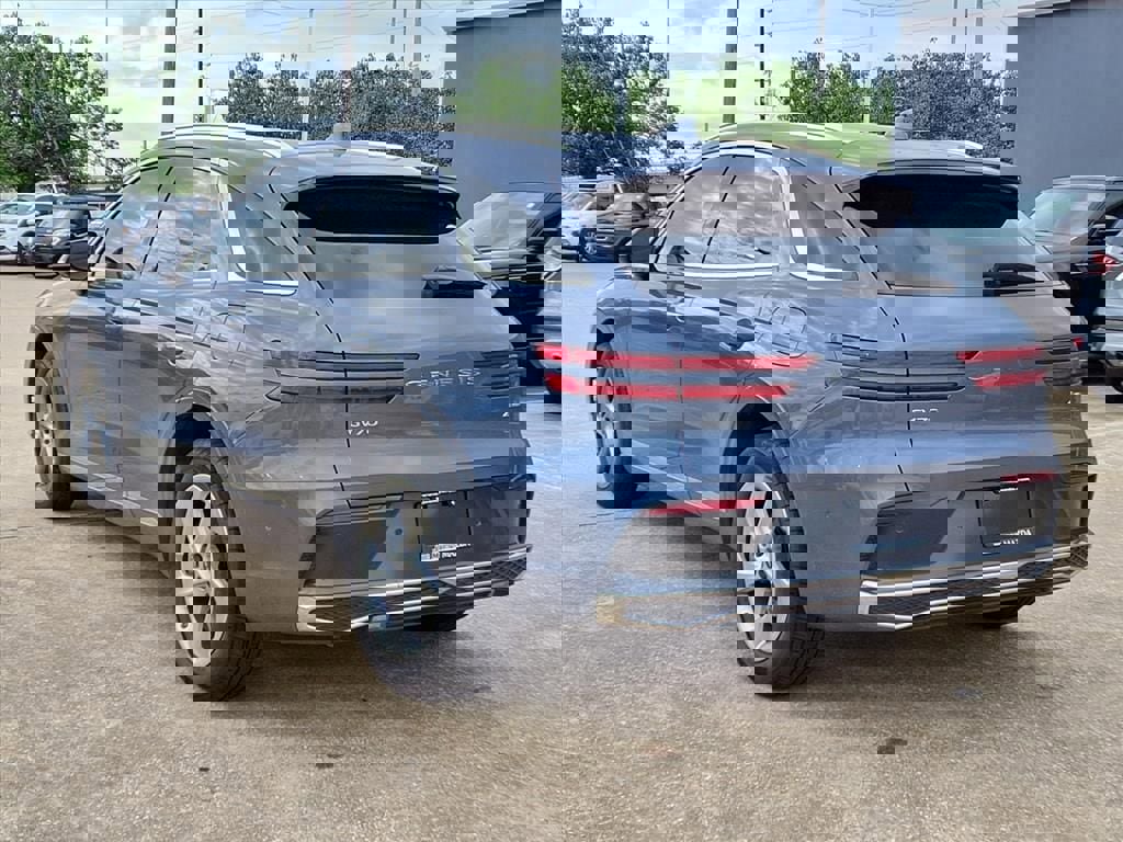 Used 2026 Genesis GV70 2.5T Advanced image 2