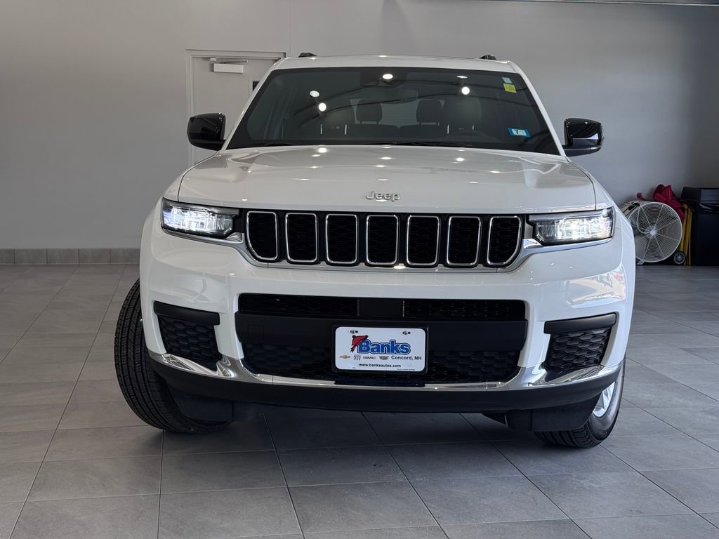 Used 2025 Jeep Grand Cherokee L Laredo AWD/4WD image 3