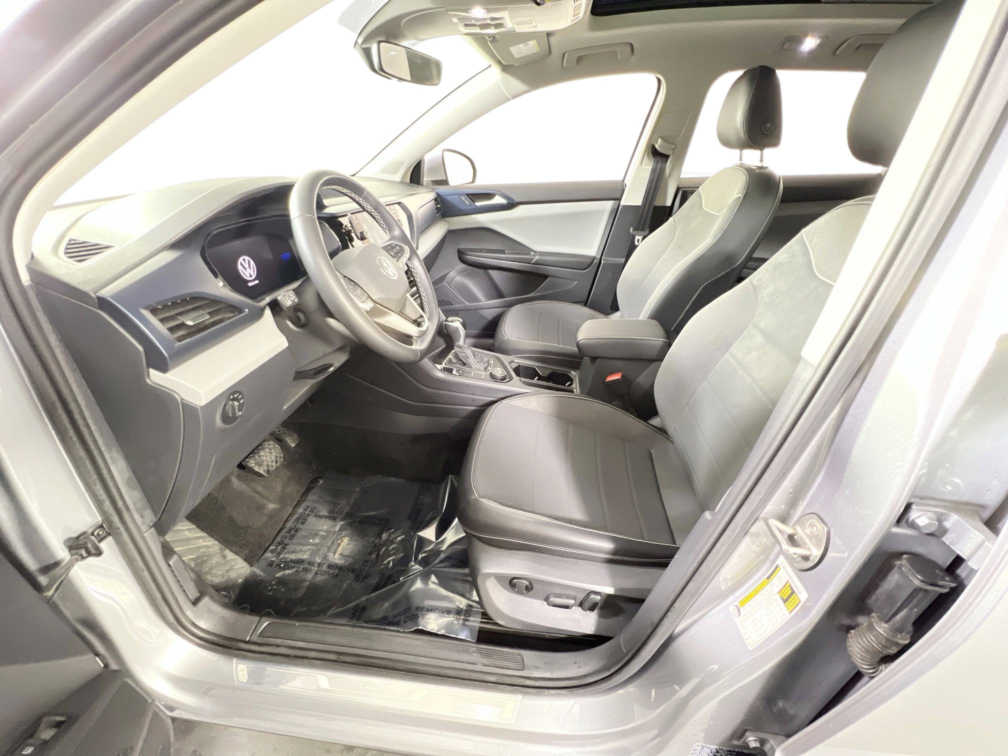 Used 2023 Volkswagen Taos SE AWD/4WD image 20