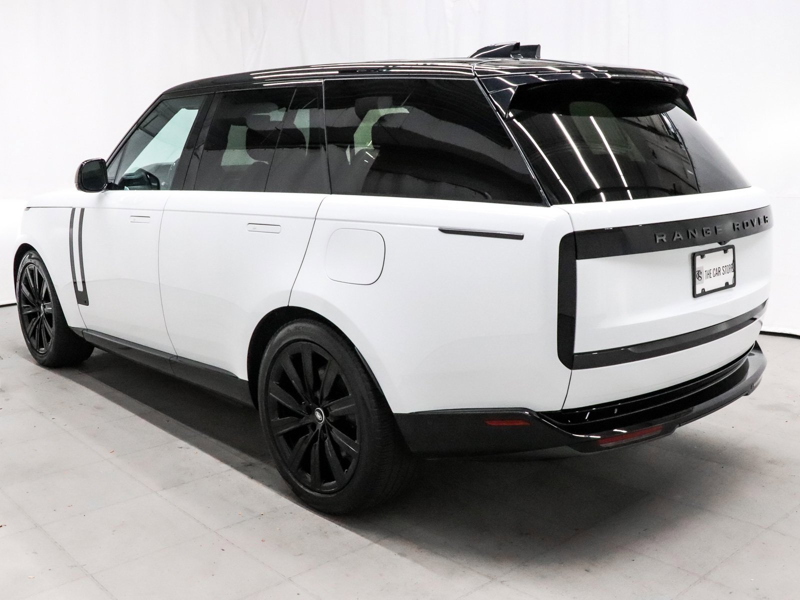 Used 2024 Land Rover Range Rover Autobiography image 4