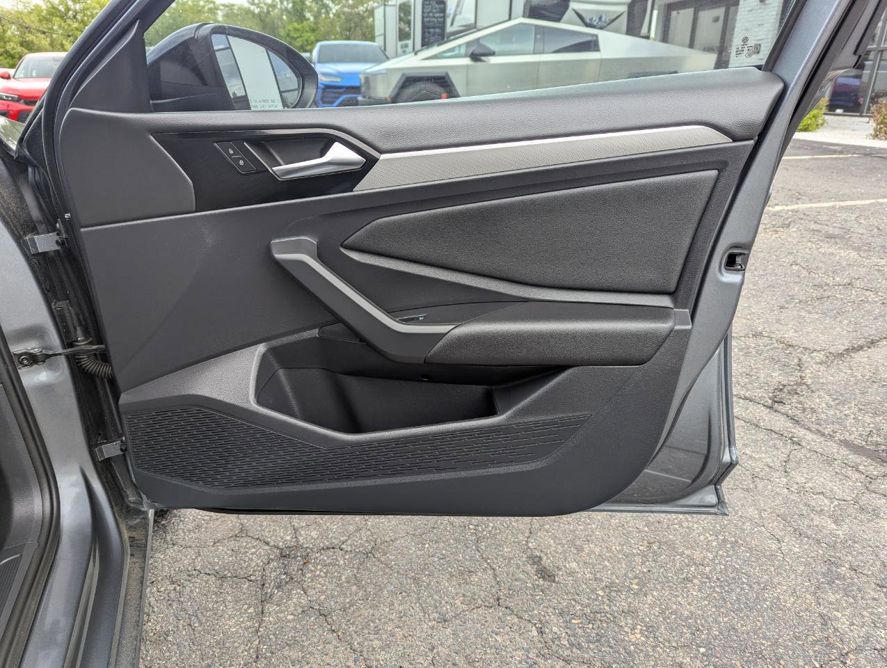 Used 2020 Volkswagen Jetta R-Line FWD image 31