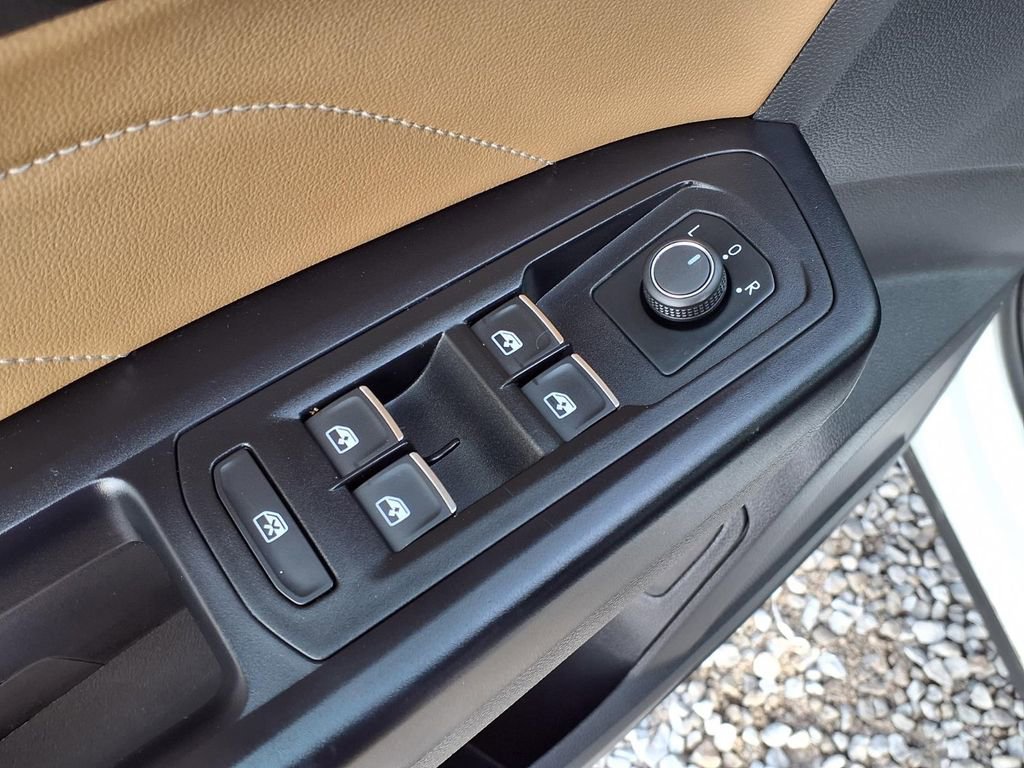 Used 2021 Volkswagen Atlas Cross Sport SEL image 23