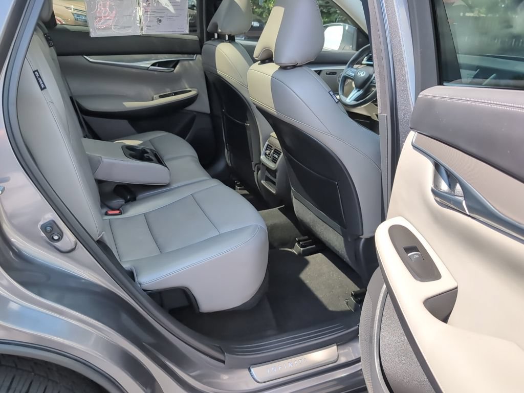 Used 2023 INFINITI QX50 Luxe AWD/4WD image 6