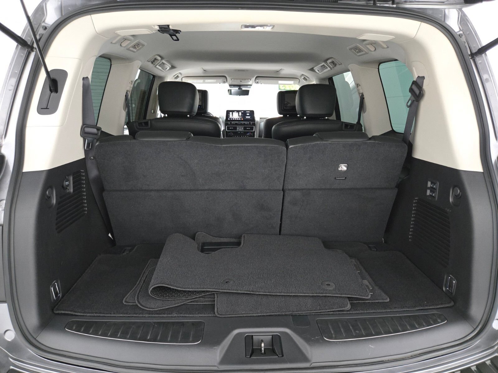 Used 2023 Nissan Armada Platinum w/ Captain's Chairs Package AWD/4WD image 16