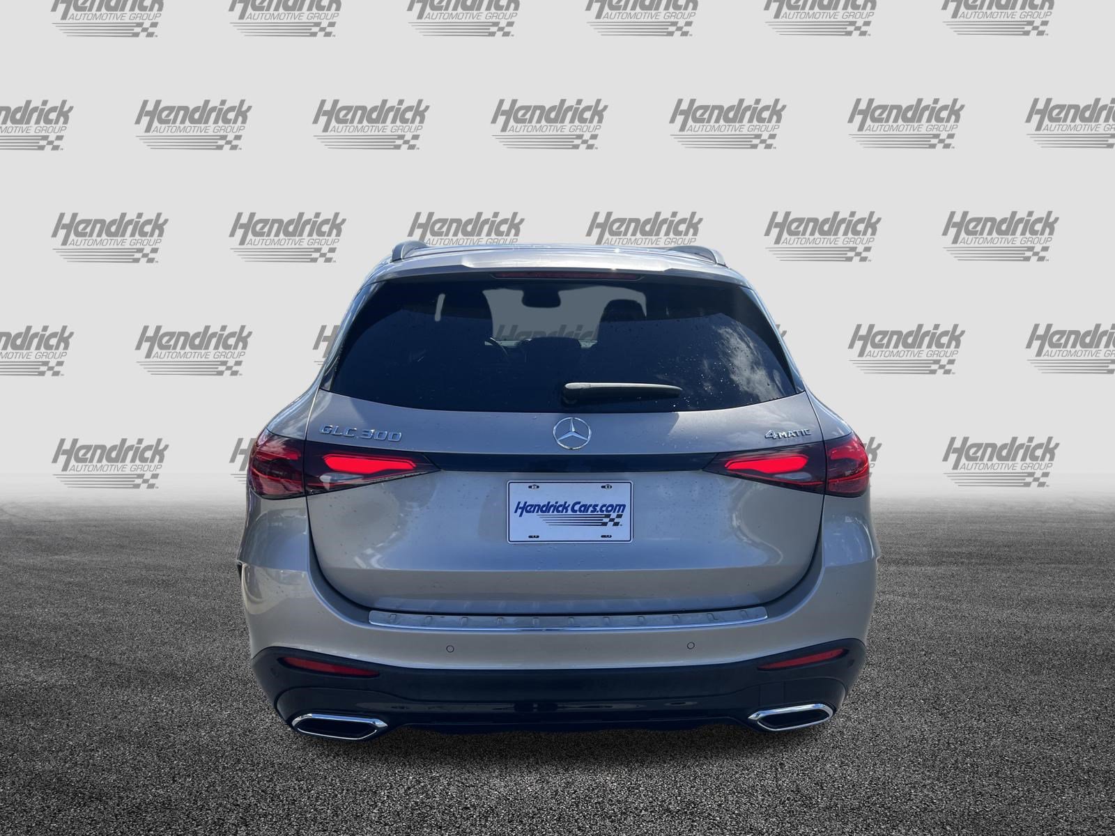 Used 2024 Mercedes-Benz GLC 300 4MATIC w/ AMG Line image 9