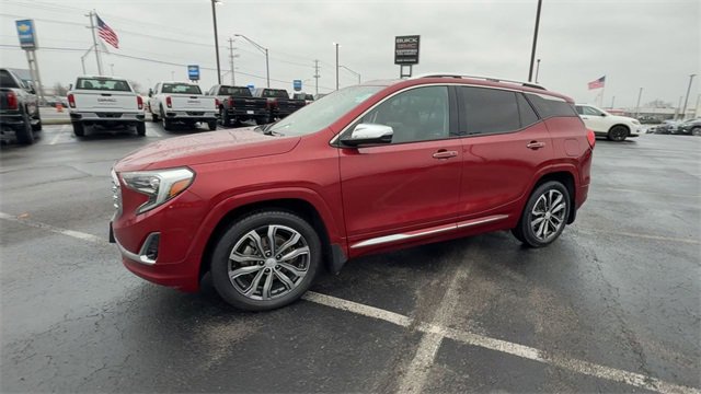Used 2018 GMC Terrain Denali w/ Advanced Safety Package image 4