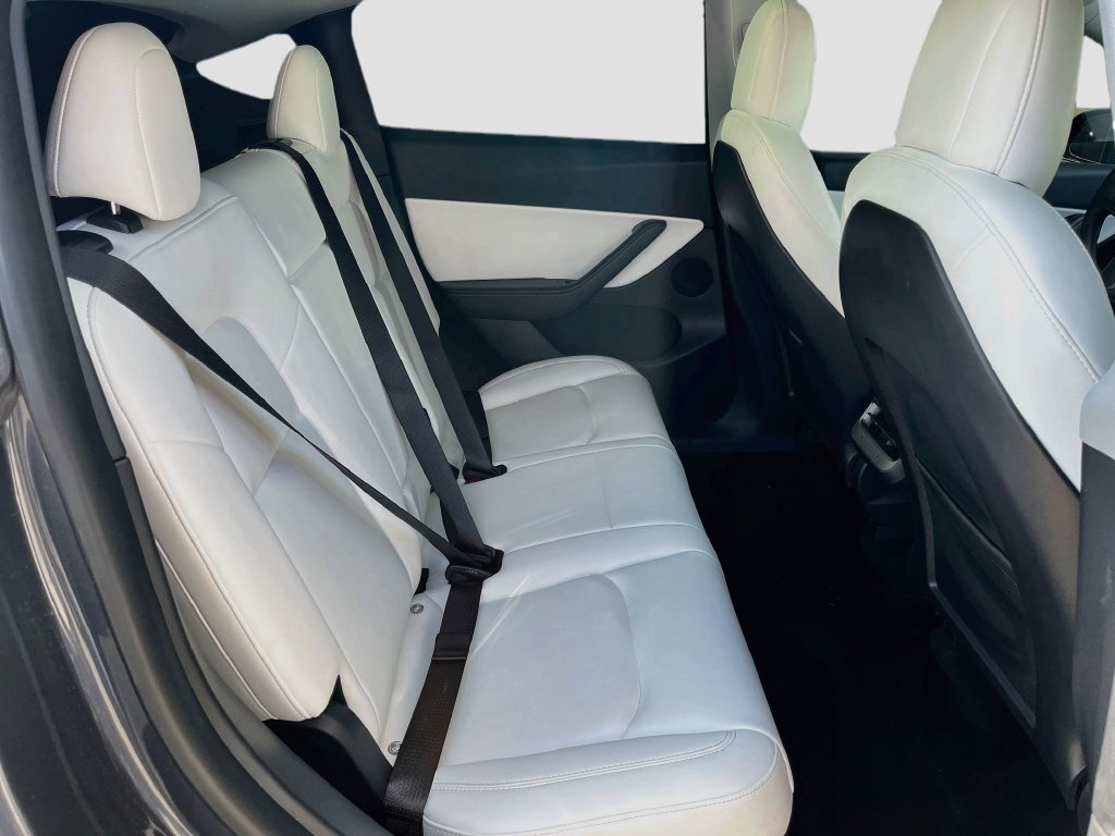 Used 2021 Tesla Model Y Long Range AWD/4WD image 28