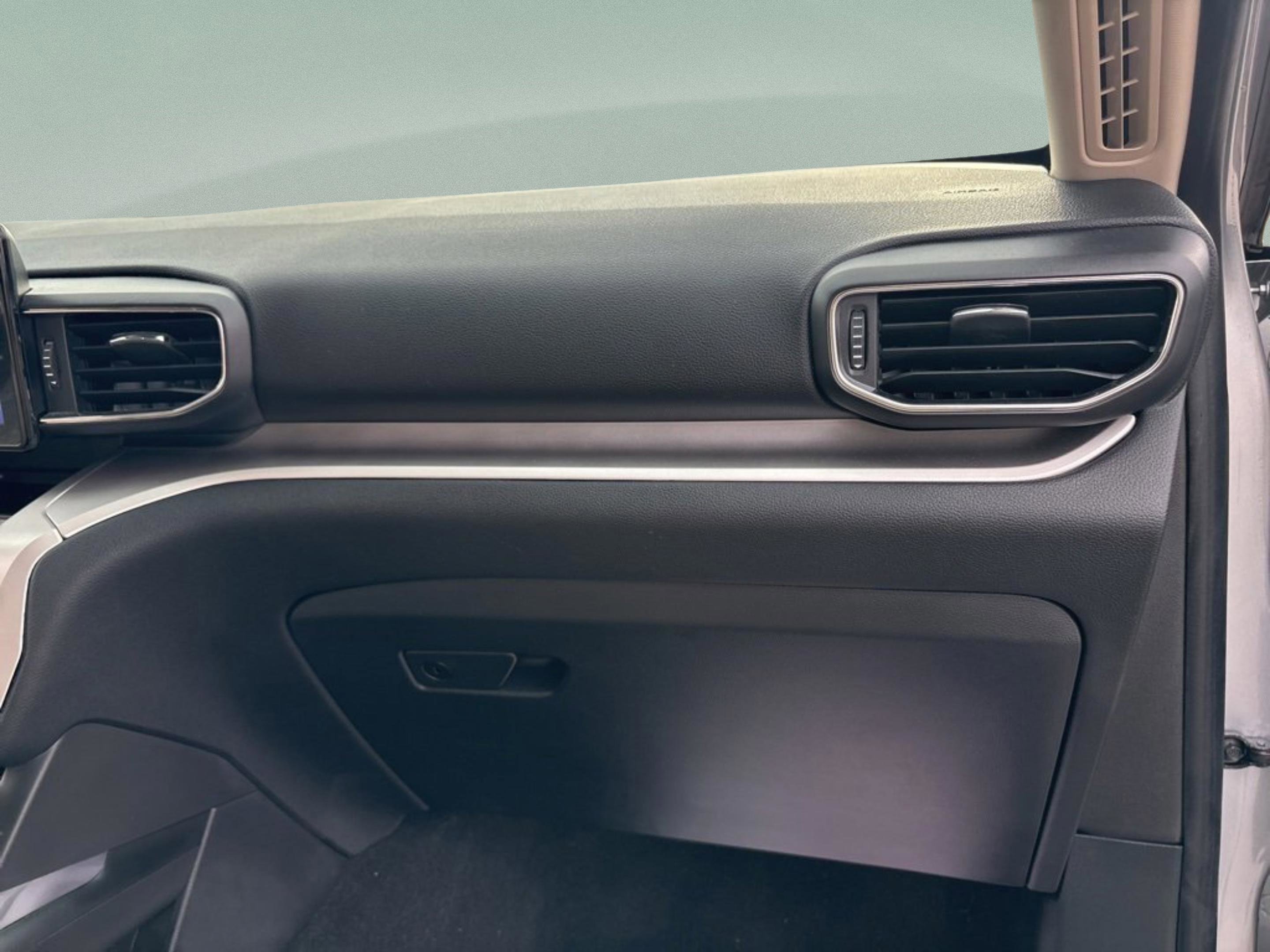 Used 2021 Ford Explorer XLT w/ Equipment Group 202A image 38