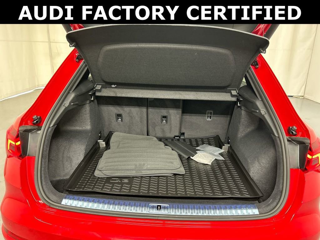 Certified 2025 Audi Q3 2.0T Premium w/ Black Optic Sport Package image 22