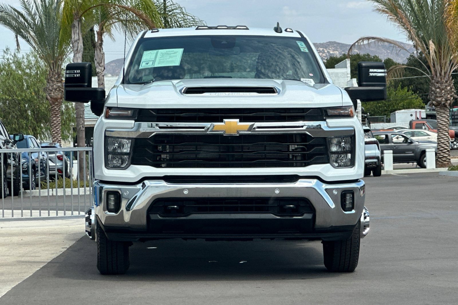 Used 2025 Chevrolet Silverado 3500 LT w/ Safety Package AWD/4WD image 9
