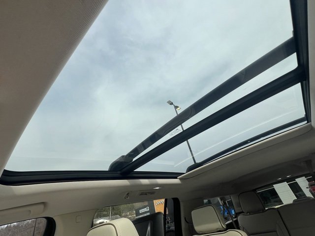 Used 2021 GMC Yukon XL Denali w/ Denali Premium Package image 21