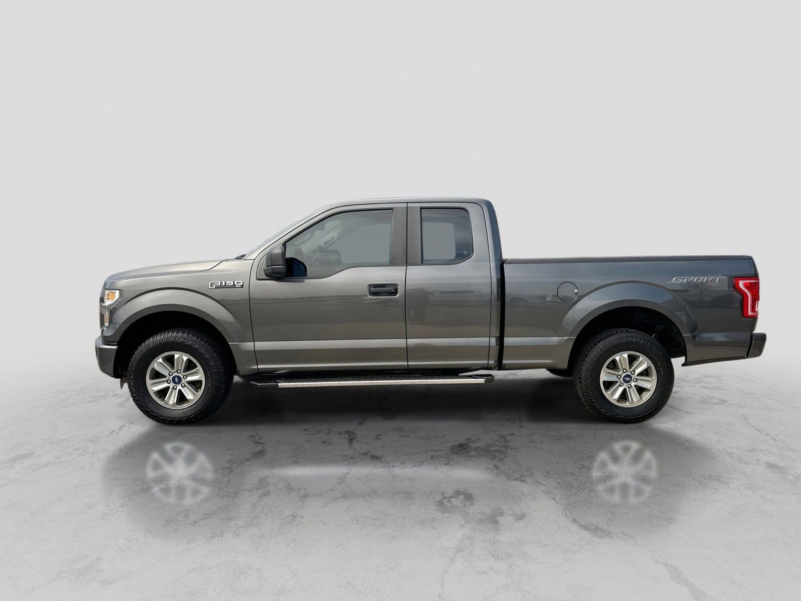 Used 2016 Ford F150 XL w/ Equipment Group 101A Mid AWD/4WD image 3