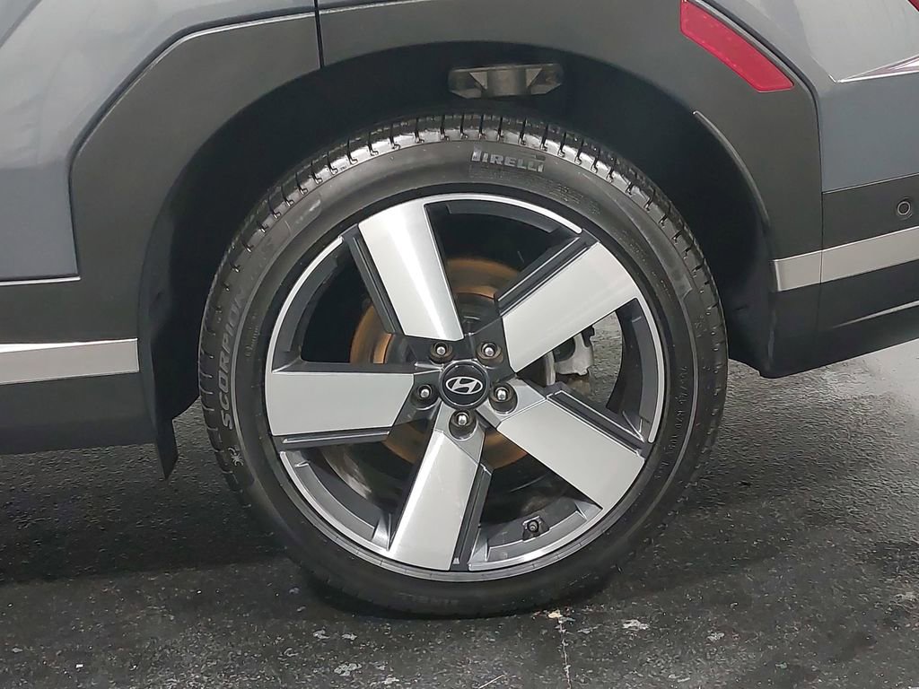 Used 2025 Hyundai Santa Fe Limited image 38