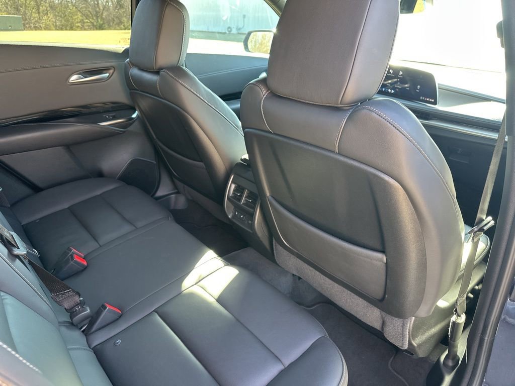 Certified 2024 Cadillac XT4 Luxury w/ Cold Weather Package image 39