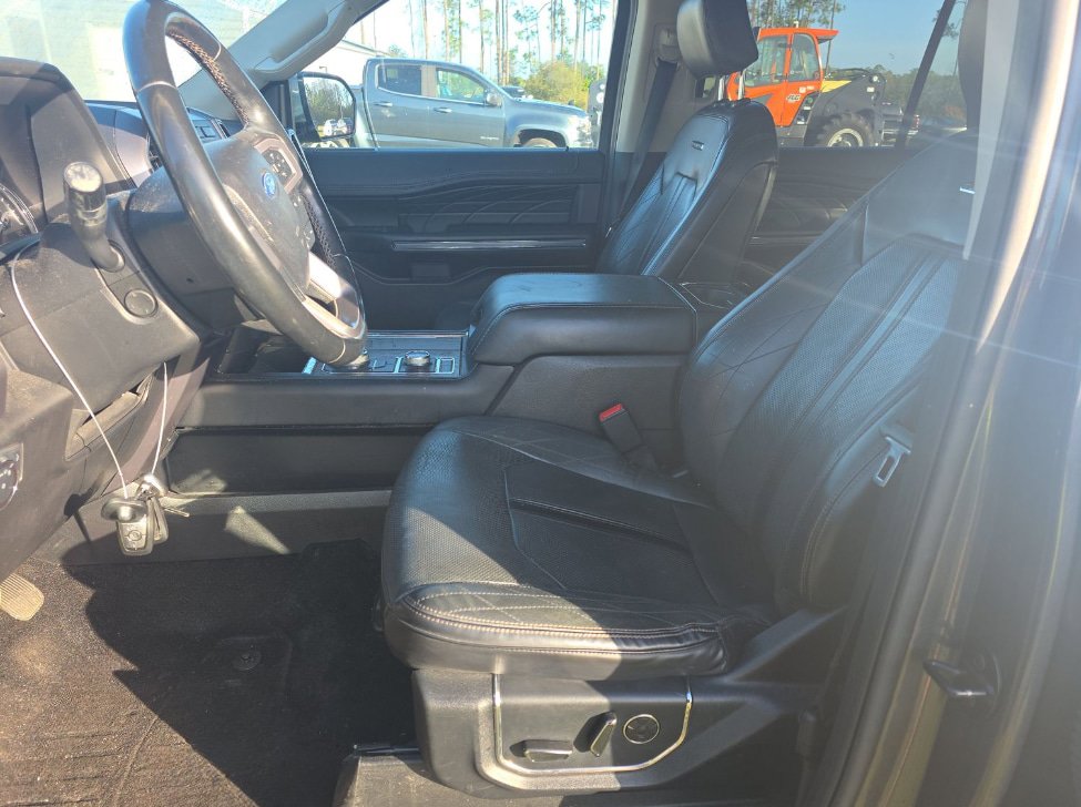 Used 2019 Ford Expedition Platinum image 11