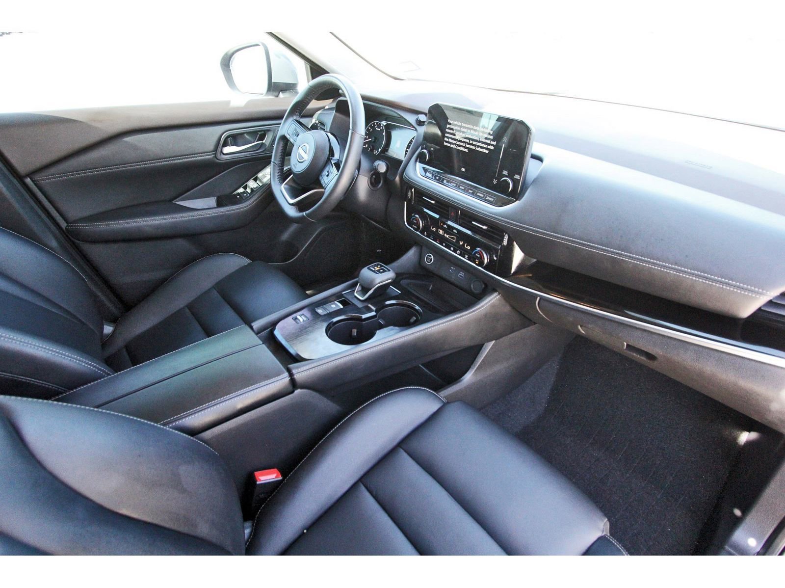 Used 2023 Nissan Rogue SL w/ SL Premium Package image 27