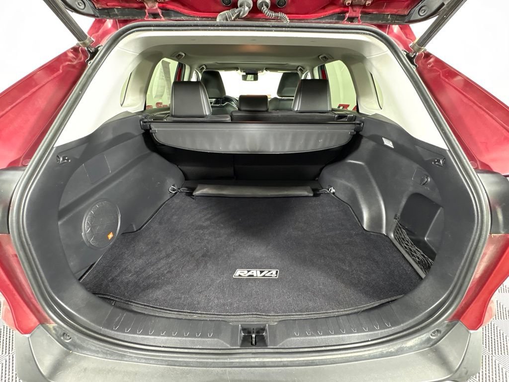 Used 2019 Toyota RAV4 Limited FWD image 44