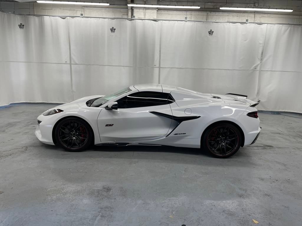 Used 2023 Chevrolet Corvette Z06 image 2