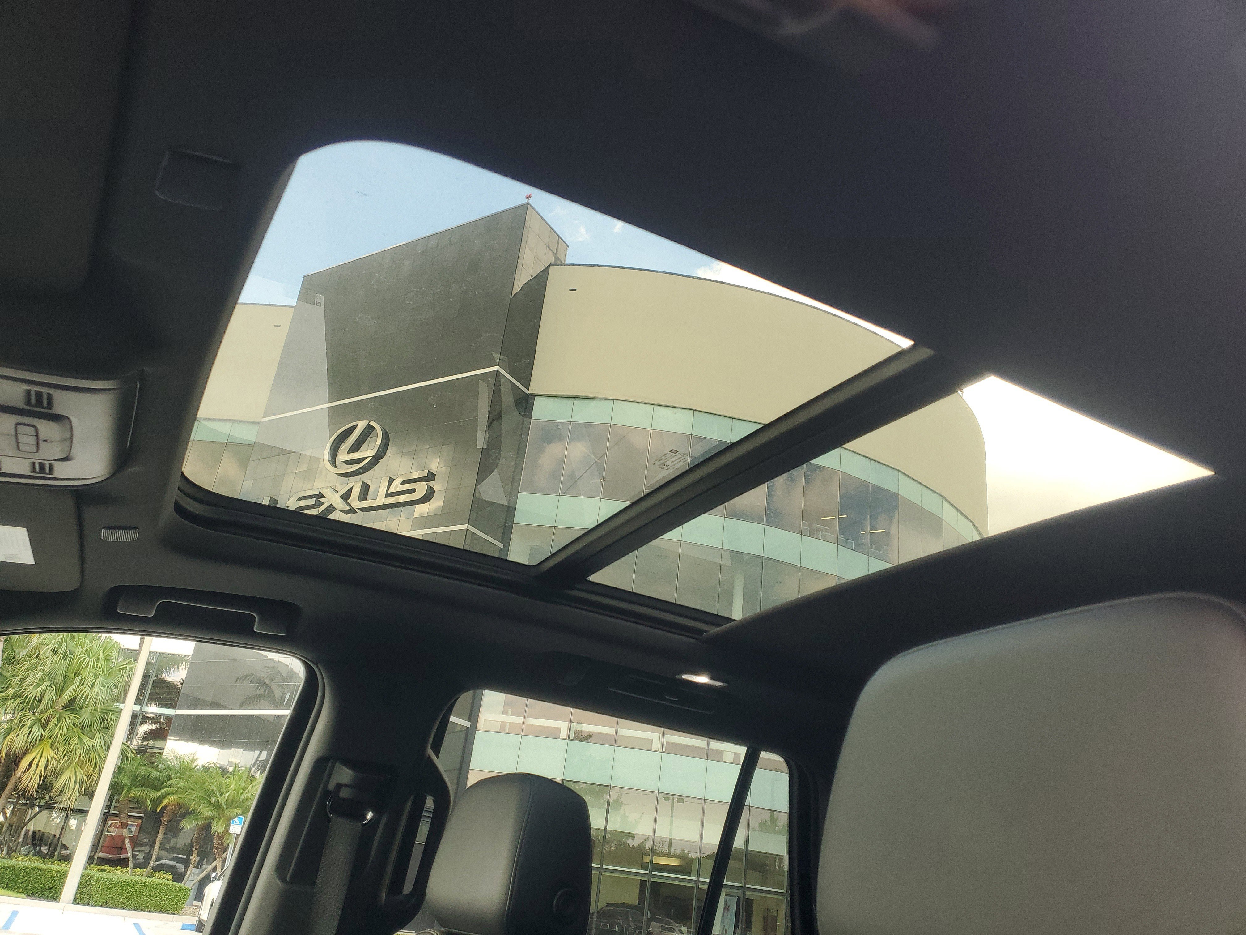 Used 2021 Chevrolet Tahoe LT w/ LT Signature Package image 25