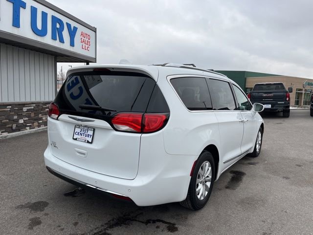 Used 2018 Chrysler Pacifica Touring-L w/ Premium Audio Group image 14