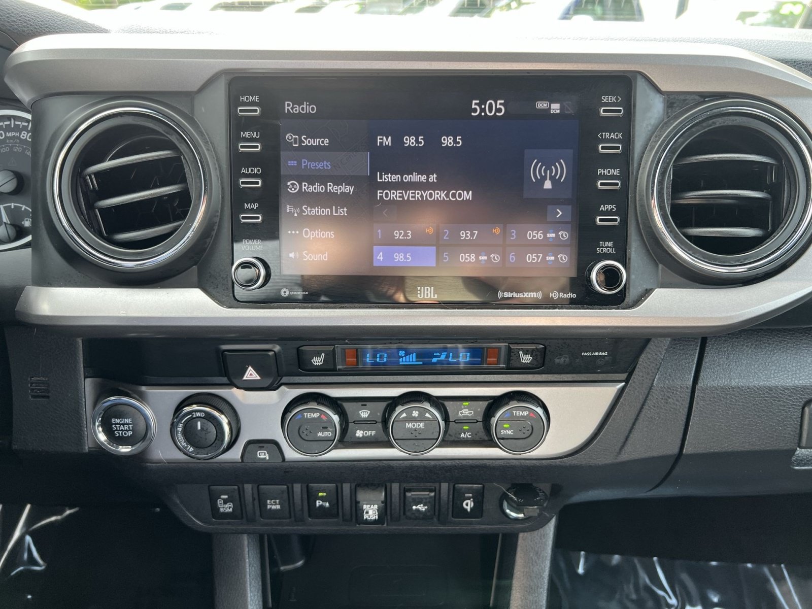 Used 2021 Toyota Tacoma Limited AWD/4WD image 18