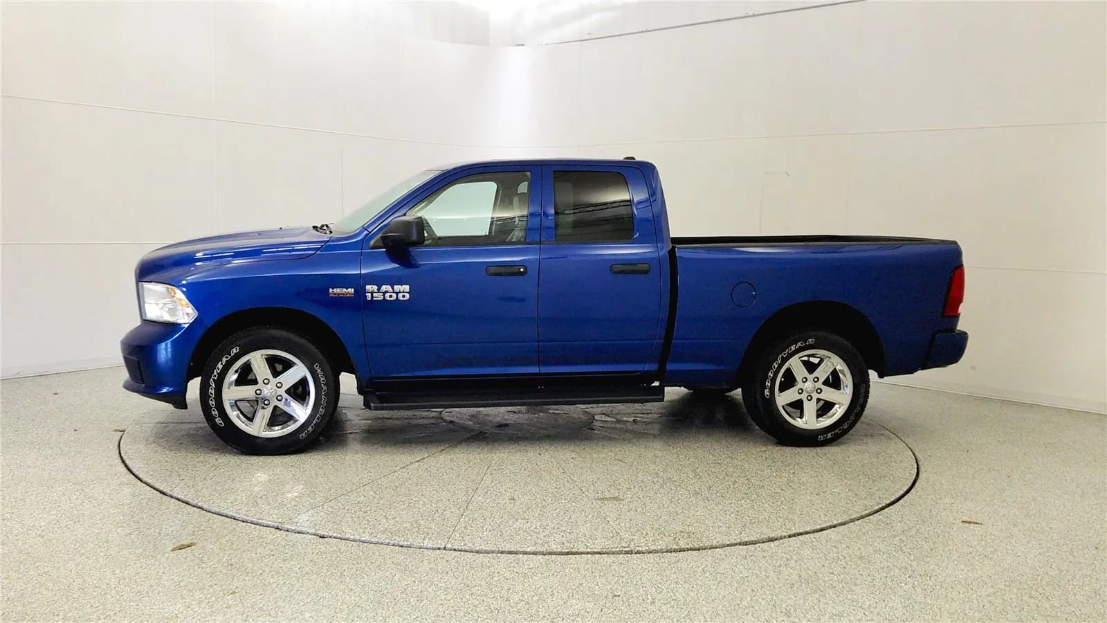 Used 2015 RAM 1500 Express AWD/4WD image 4