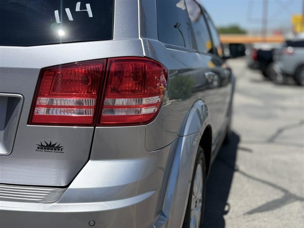 Used 2020 Dodge Journey SE FWD image 9