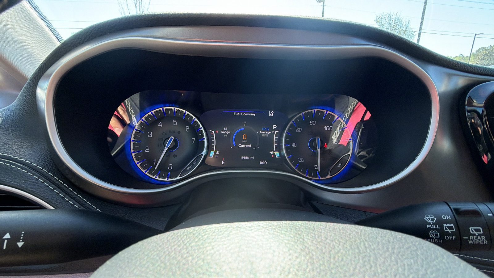 Certified 2024 Chrysler Pacifica Touring-L FWD image 29