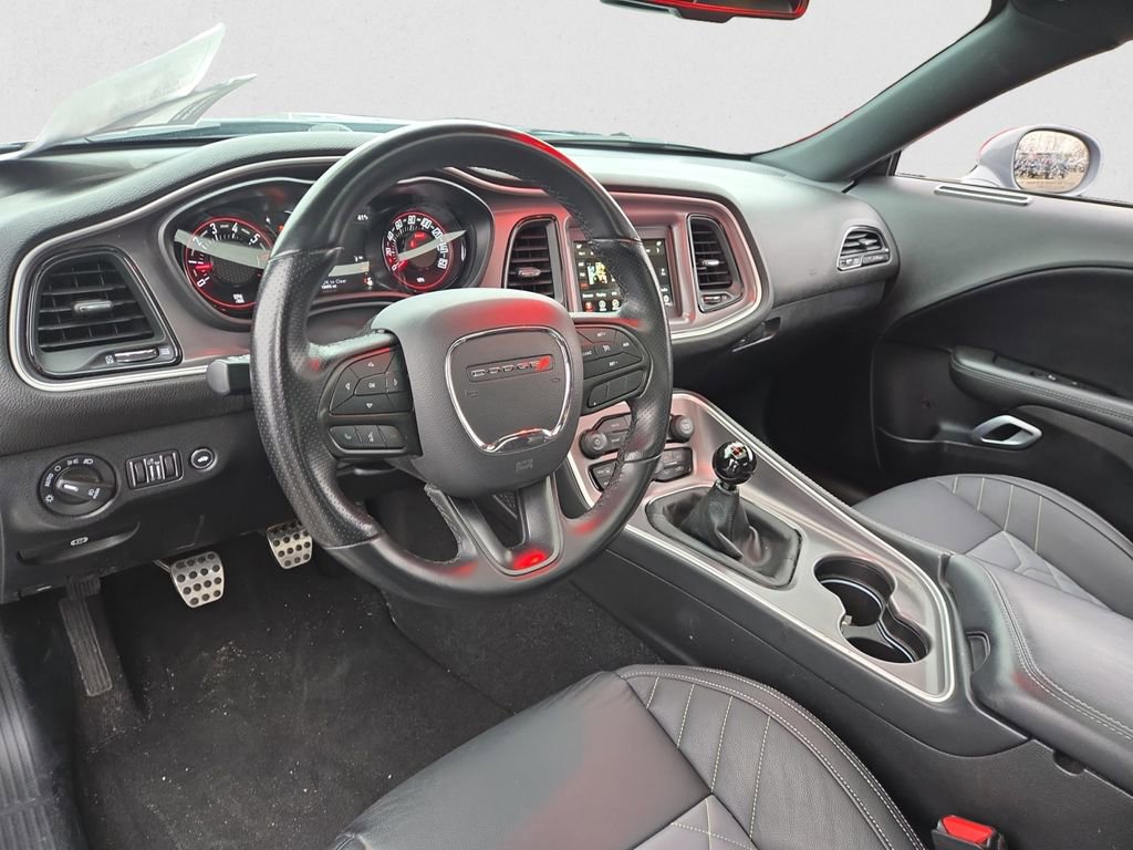 Used 2022 Dodge Challenger R/T w/ Driver Convenience Group image 16