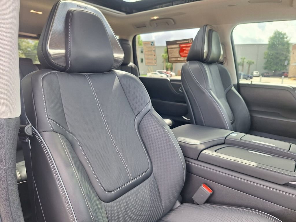 Used 2025 INFINITI QX80 Sensory AWD/4WD image 30