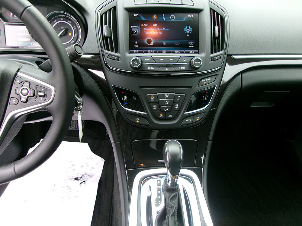 Used 2014 Buick Regal image 16