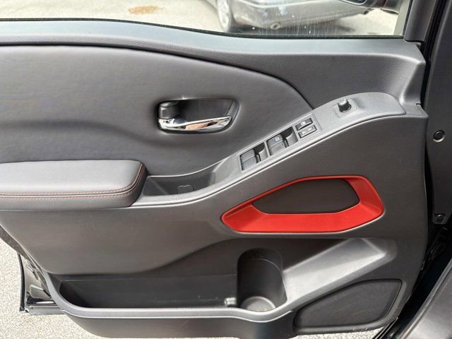 Used 2024 Nissan Frontier PRO-4X w/ Technology Package AWD/4WD image 7