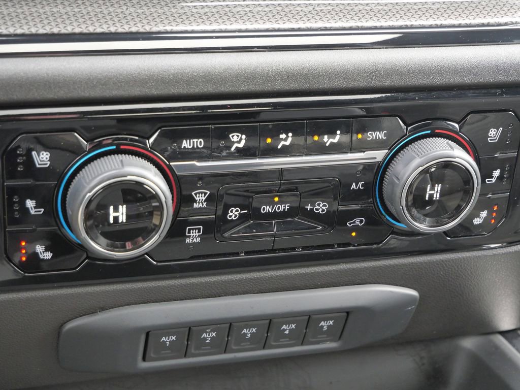 Used 2025 Chevrolet Silverado 2500 ZR2 w/ Technology Package image 40