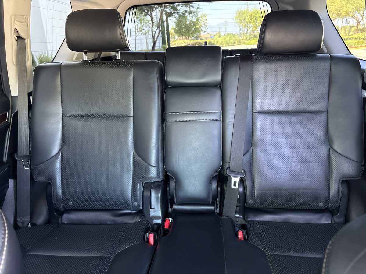 Used 2015 Lexus GX 460 Luxury w/ Preferred Accessory Package AWD/4WD image 31