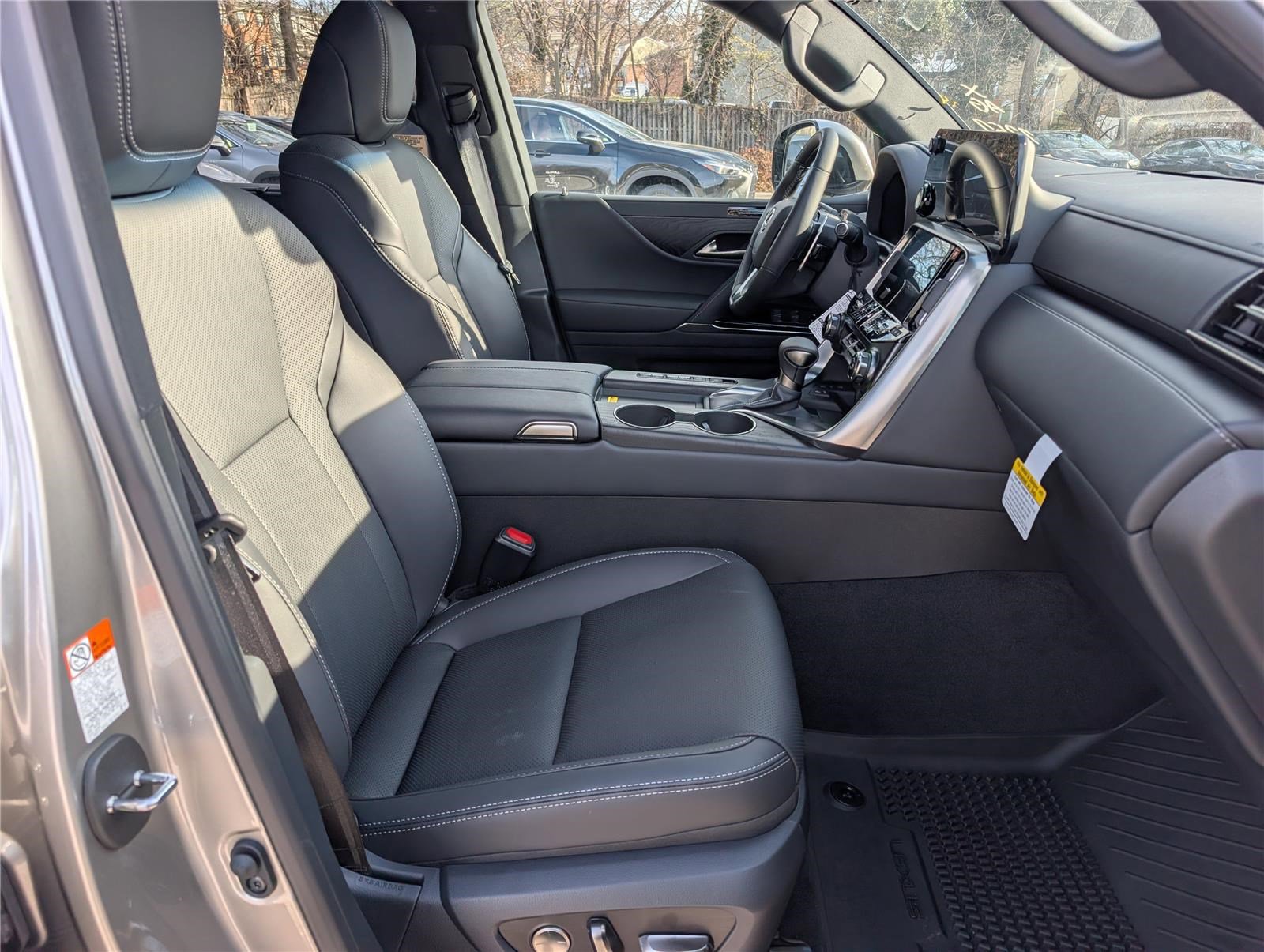 New 2026 Lexus LX 600 4WD w/ Luxury Package image 7