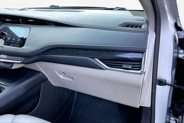 Used 2022 Cadillac XT4 Premium Luxury w/ Safety Alert Package image 18