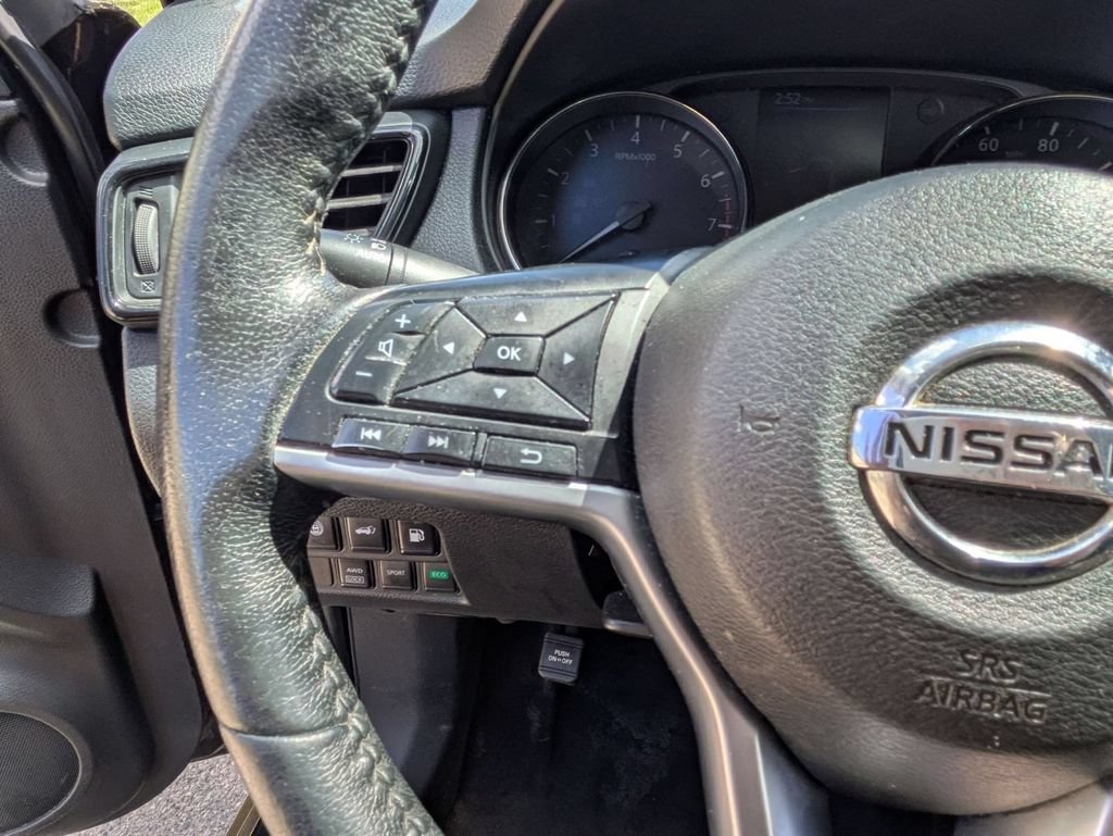 Used 2020 Nissan Rogue SV AWD/4WD image 15