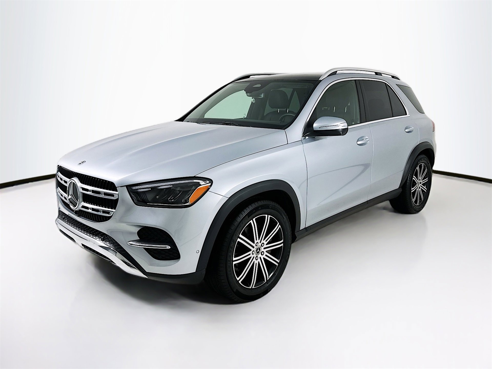 Used 2025 Mercedes-Benz GLE 350 4MATIC image 3