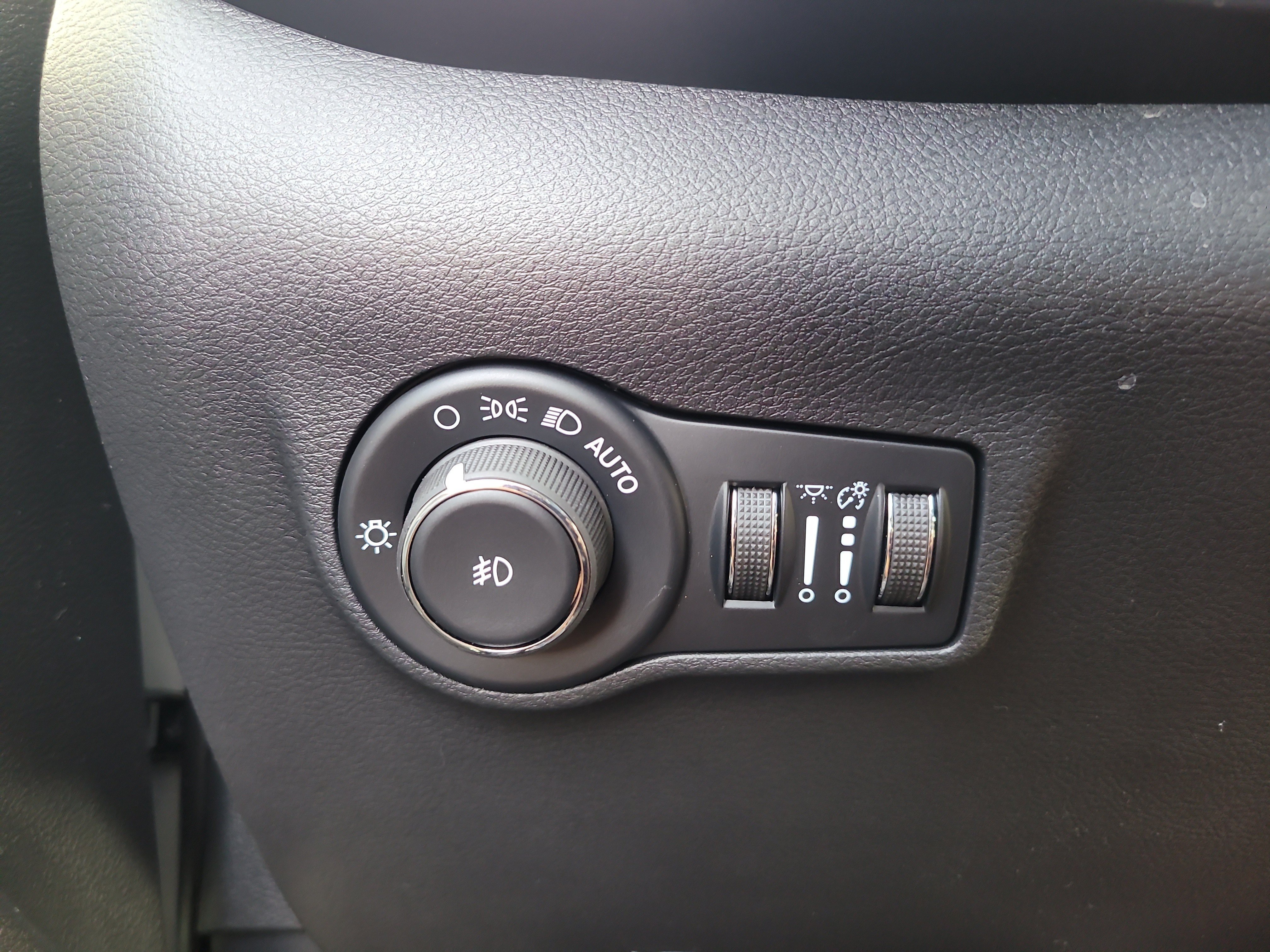 New 2026 Jeep Compass Latitude AWD/4WD image 23