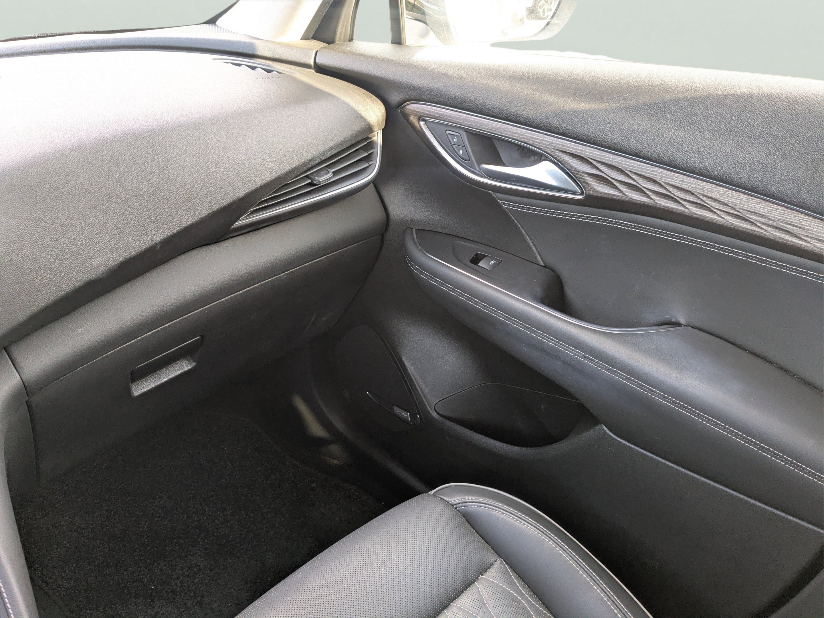 Used 2023 Buick Envision Avenir FWD image 15