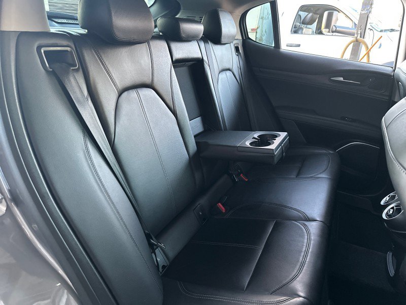 Used 2018 Alfa Romeo Stelvio AWD image 72