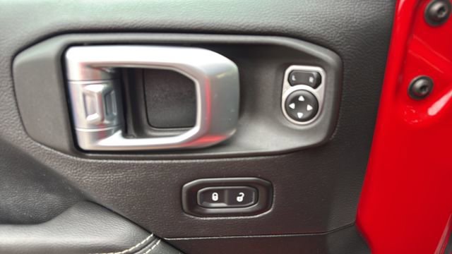 Used 2021 Jeep Wrangler Unlimited Sahara w/ Uconnect 4C Nav & Sound Group image 15