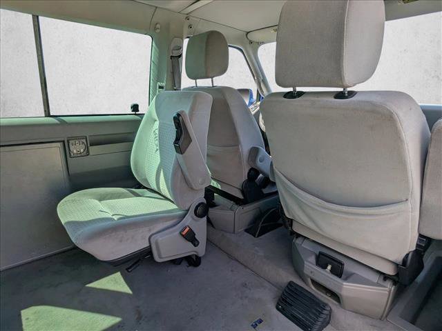 Used 2002 Volkswagen Eurovan MV image 13