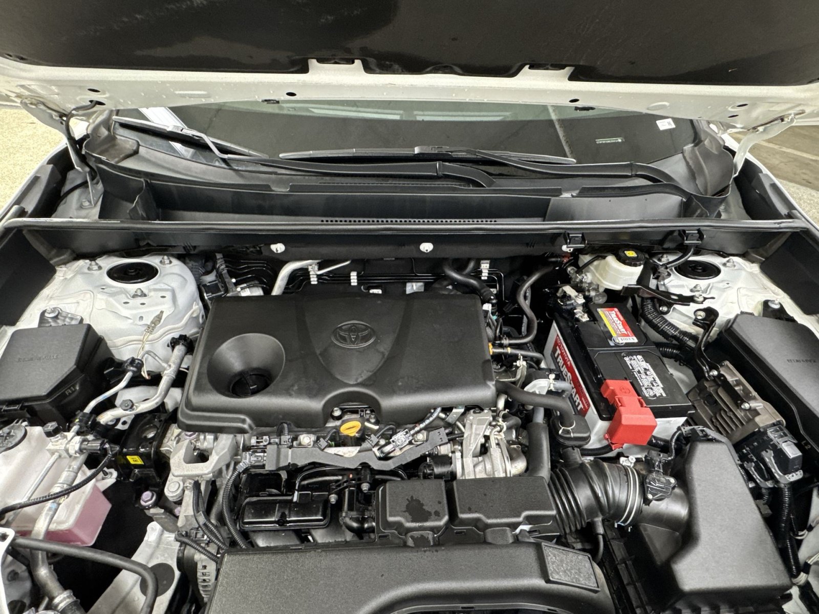 Used 2021 Toyota RAV4 XLE AWD/4WD image 40