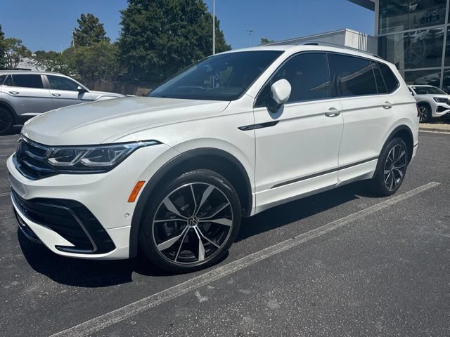 Certified 2024 Volkswagen Tiguan SEL R-Line AWD/4WD image 9