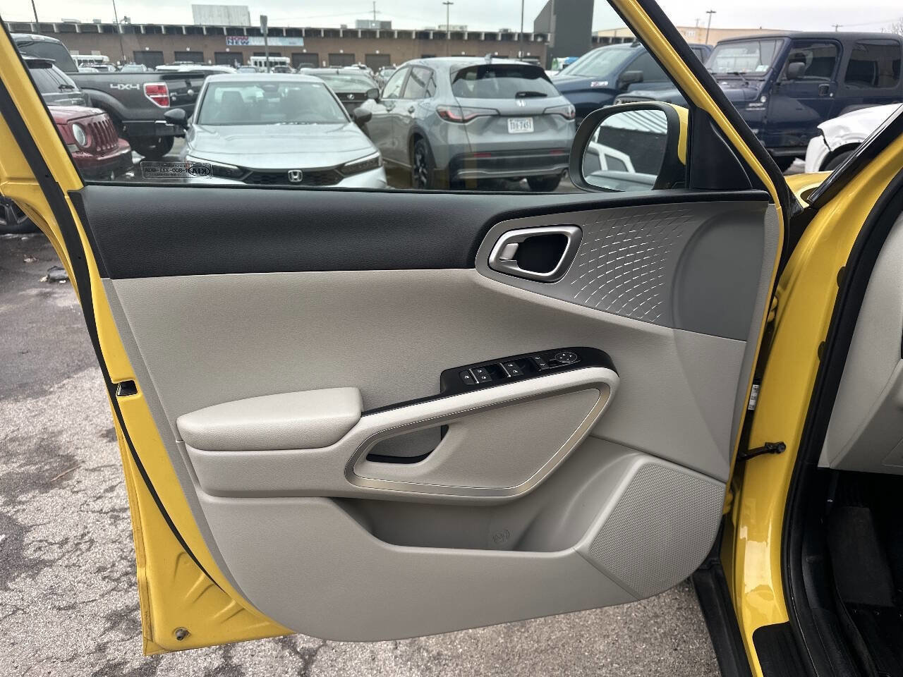 Used 2020 Kia Soul LX FWD image 12
